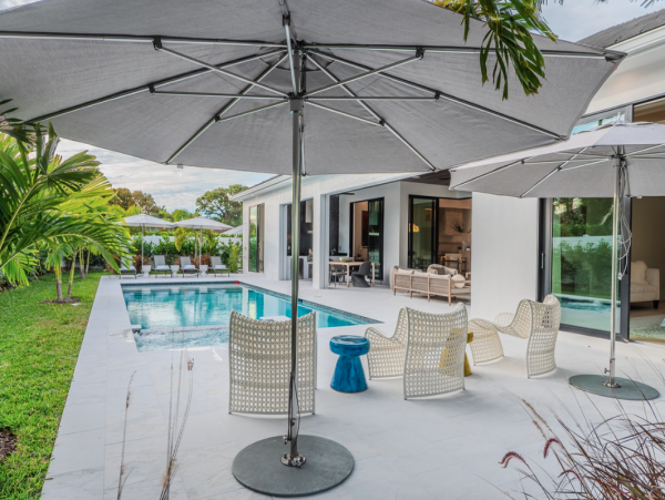 Luxurious Naples Getaway - Custom Design Home with Pool & Spa